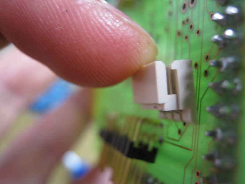 Archivo:Conector ax12.jpg
